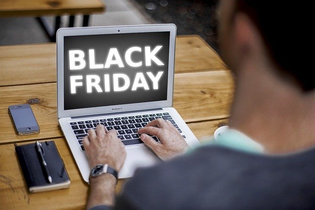 Leia mais sobre o artigo Melhor dia para comprar na Black Friday: Economize até 80% em 2025
